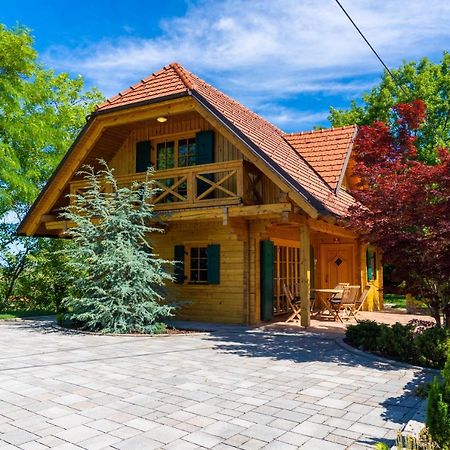 Chalet Haloze Pristava Exterior photo